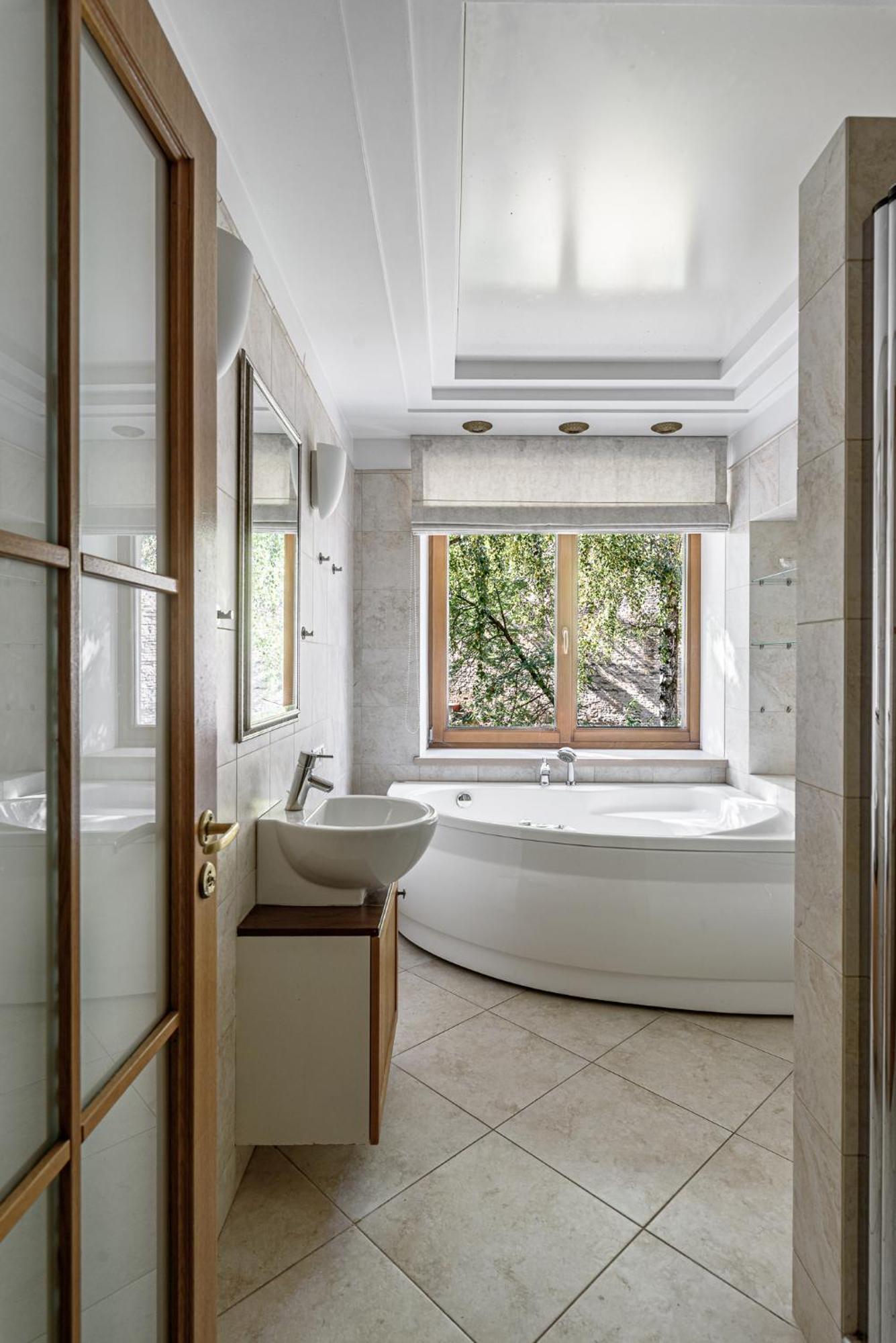 Jacuzzi Apartments X Free Parking X Self Check-In 24X7 By H&H Vilnius Exterior photo